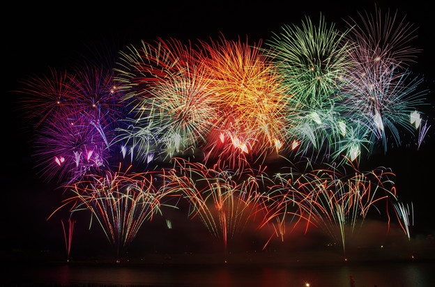 【第360回　筑後川花火大会】西日本最大級の花火大会　約18,000発の花火が夜空を彩る